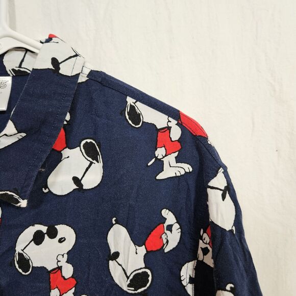 Peanuts Snoopy Button Up Shirt Blue Mens Large EUC! - Picture 3 of 7